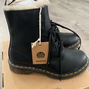 NWT Dr Martins 1460 Serena. Black size 38 (7) fur lined.